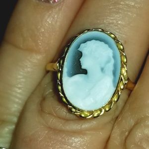 Classy 14 Yellow Gold Blue Agate Cameo Ring